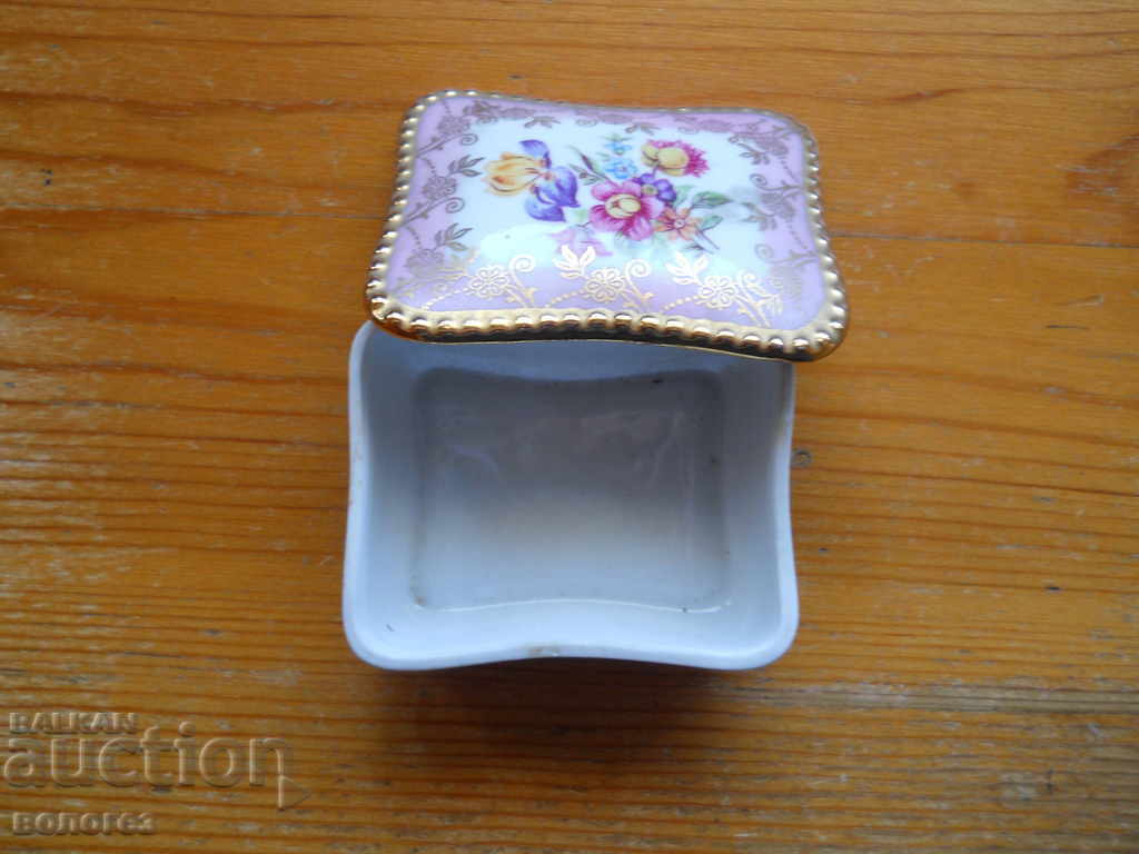 Δημοπρασία Πορσελάνινο κουτί κοσμημάτων - Κίνα