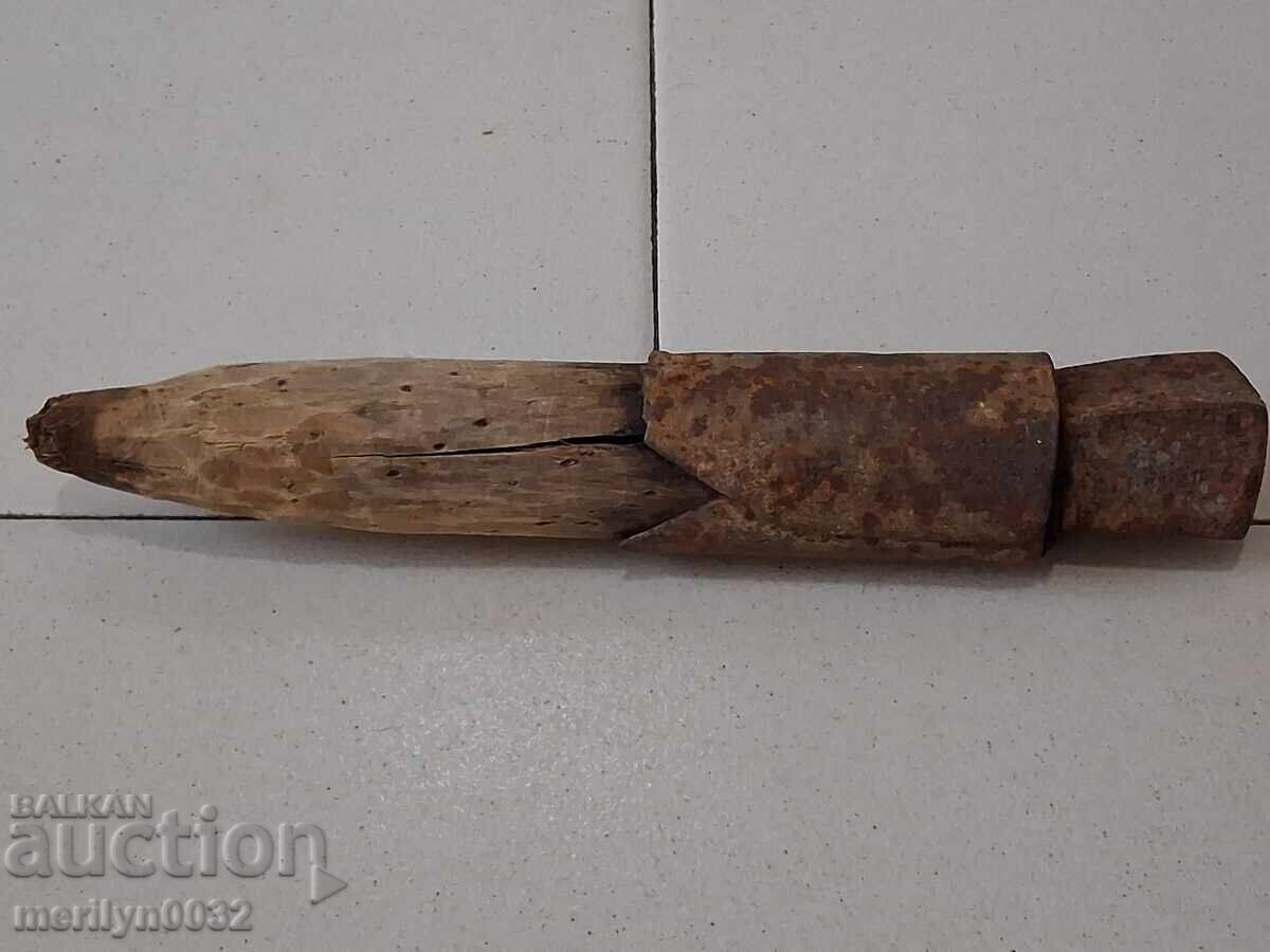 Old hand-forged anvil for hair straightening with price 46.00 BGN | € 23.52