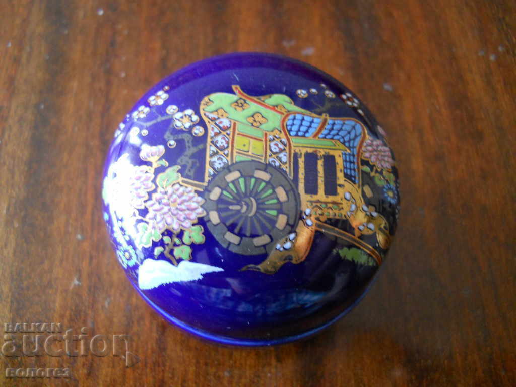 Porcelain jewelry box - Japan Porcelain jewelry box - Japan