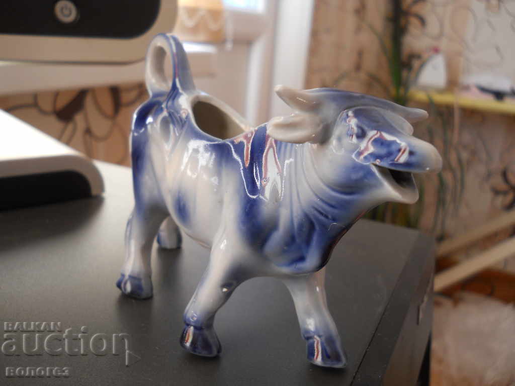 Πορσελάνινο κοσμηματοπωλείο - αγελάδα - Ολλανδία με τιμή 20.00 BGN | € 10.23 Πορσελάνινο κοσμηματοπωλείο - αγελάδα - Ολλανδία με τιμή 20.00 BGN | € 10.23