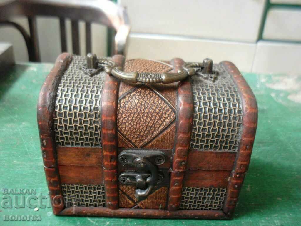 Cutie de bijuterii din bambus (captusita) cu preț 8.00 BGN | € 4.09 Cutie de bijuterii din bambus (captusita) cu preț 8.00 BGN | € 4.09