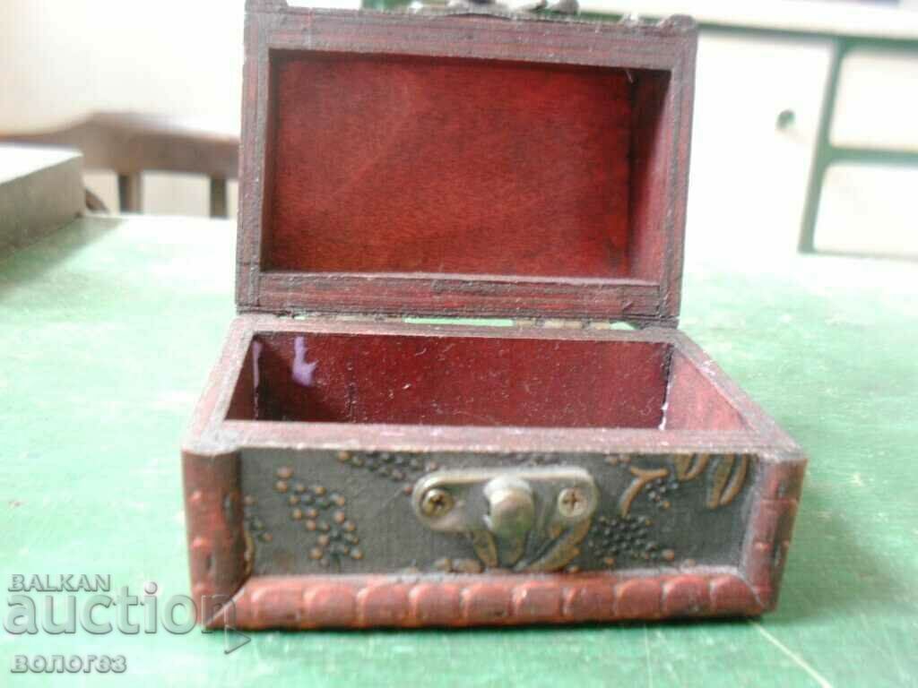 Delivery of Bamboo Jewelry Box (Lined) Delivery of Bamboo Jewelry Box (Lined)