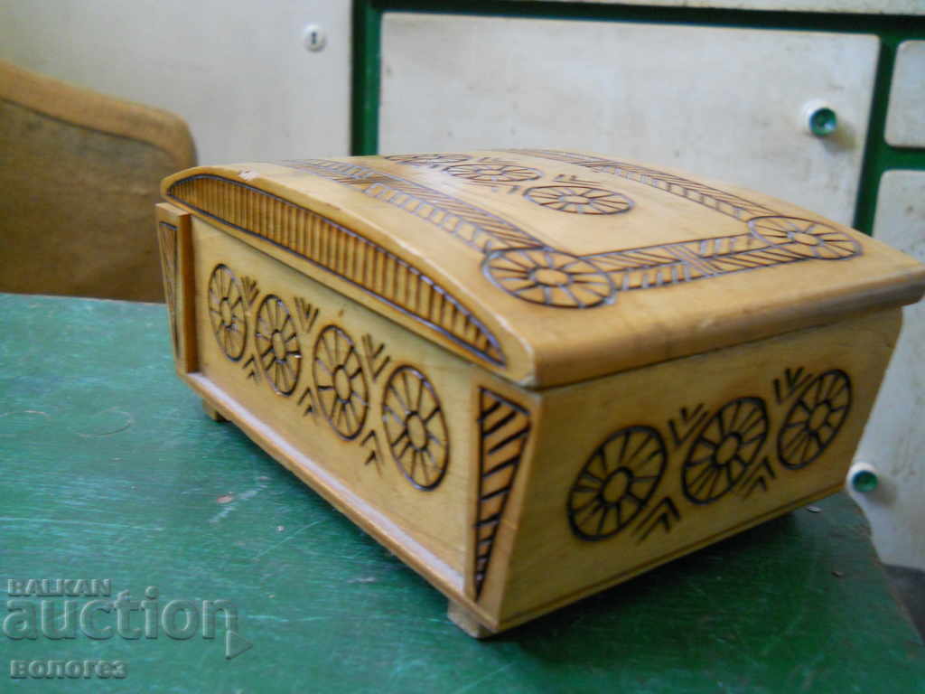 Auction Wooden pyrographed jewelry box Auction Wooden pyrographed jewelry box