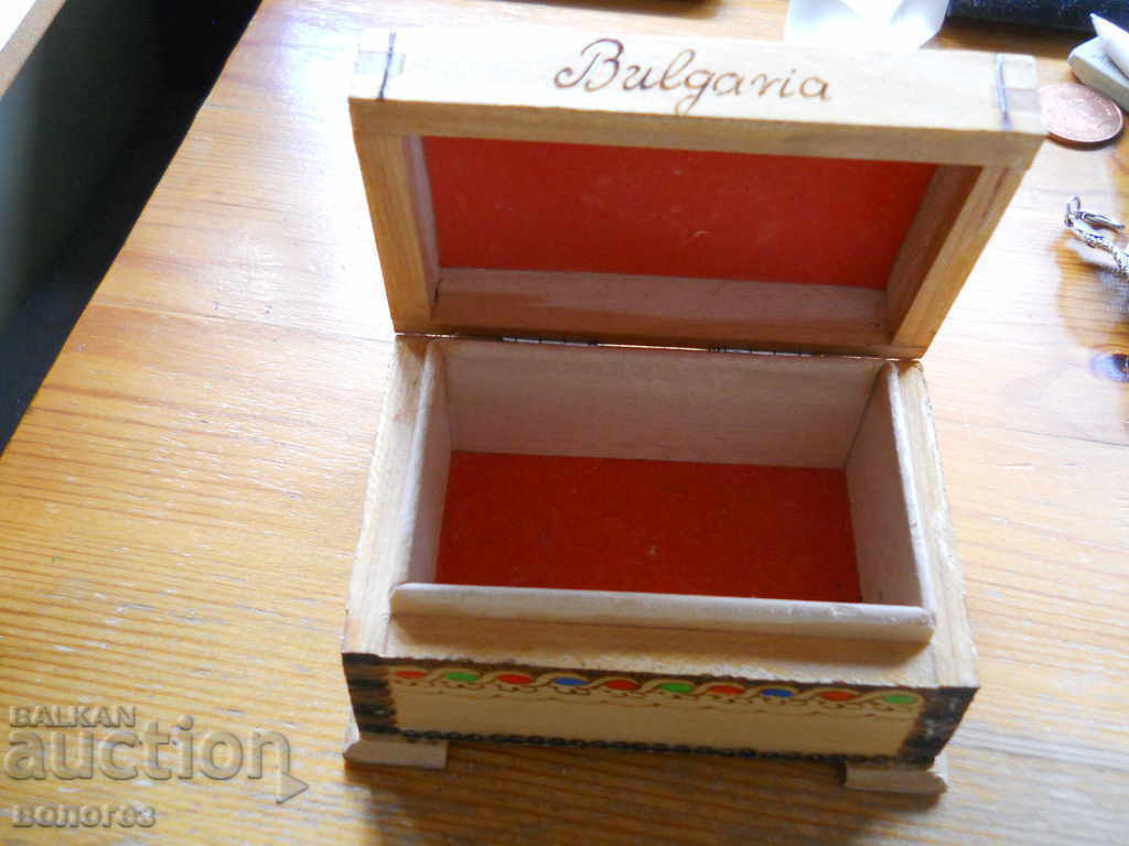 Auction Wooden jewelry box Auction Wooden jewelry box
