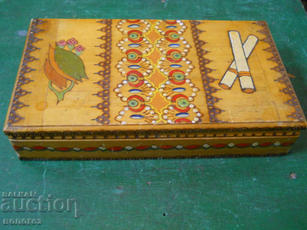 Wooden cigarette box with price 10.00 BGN | € 5.11