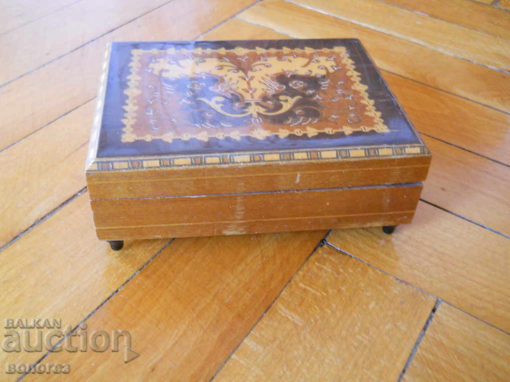 Ξύλινο μουσικό κουτί για κοσμήματα - Ελβετία με τιμή 65.00 BGN | € 33.23