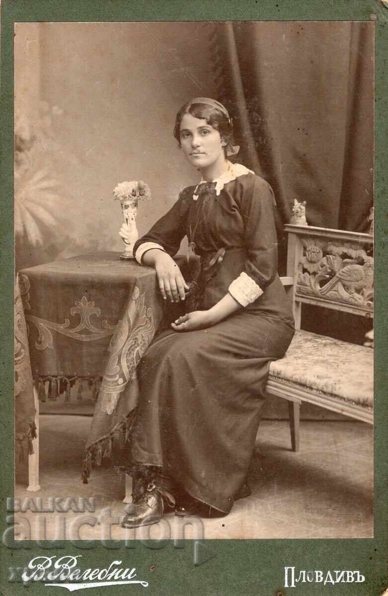 OLD PHOTOGRAPH - CARDBOARD - V. VALEBENI - PLOVDIV - 2475
