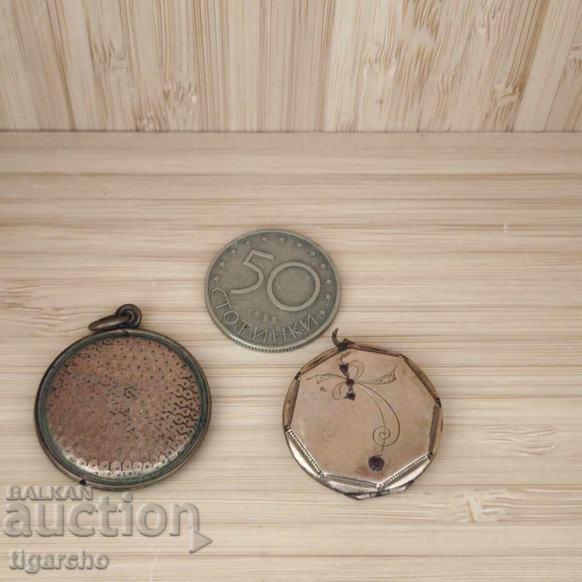 Παράδοση Παλιά γυναικεία μενταγιόν Παράδοση Παλιά γυναικεία μενταγιόν