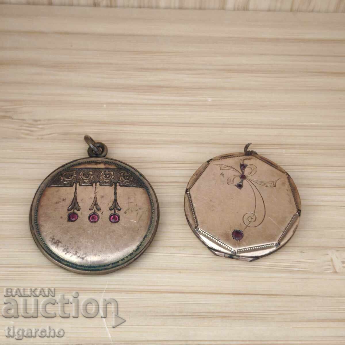 Παλιά γυναικεία μενταγιόν Παλιά γυναικεία μενταγιόν