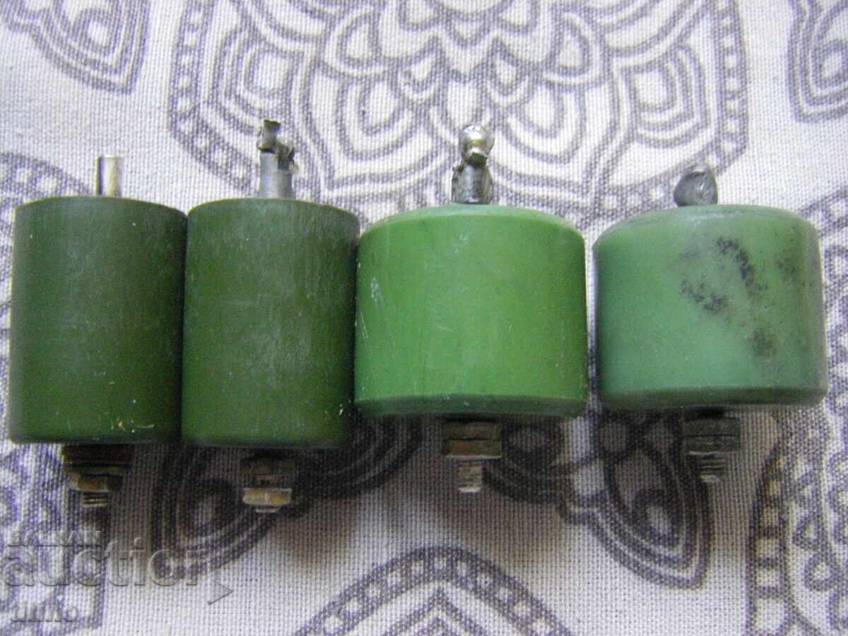 Ρωσικοί πυκνωτές υψηλής τάσης Κ15-4 με τιμή 10.00 BGN | € 5.11