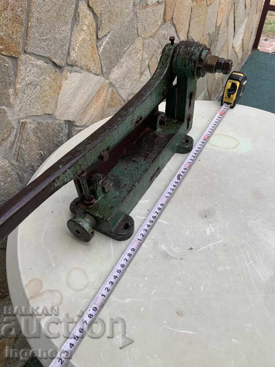 Delivery of Guillotine Shear for Sheet Metal from the USSR, Cast Iron Casting