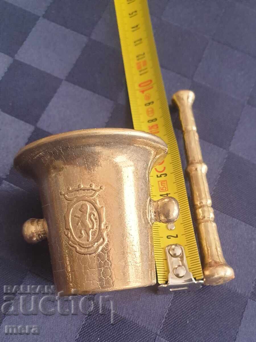 Μικροσκοπικό ορειχάλκινο γουδί με τιμή 30.00 BGN | € 15.34 Μικροσκοπικό ορειχάλκινο γουδί με τιμή 30.00 BGN | € 15.34