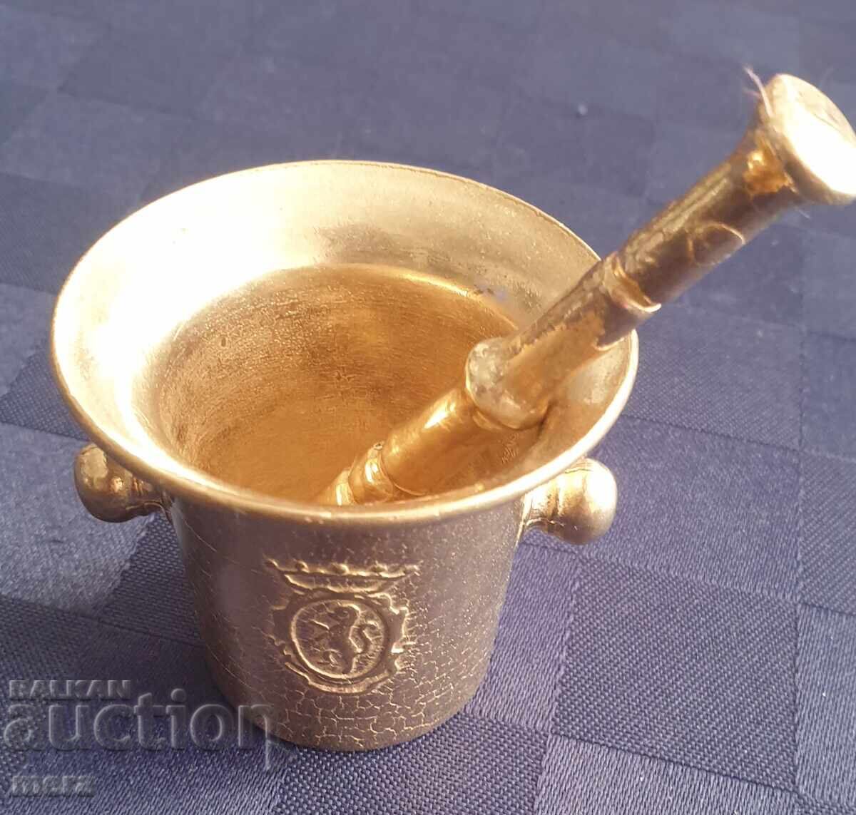 Παράδοση Μικροσκοπικό ορειχάλκινο γουδί Παράδοση Μικροσκοπικό ορειχάλκινο γουδί