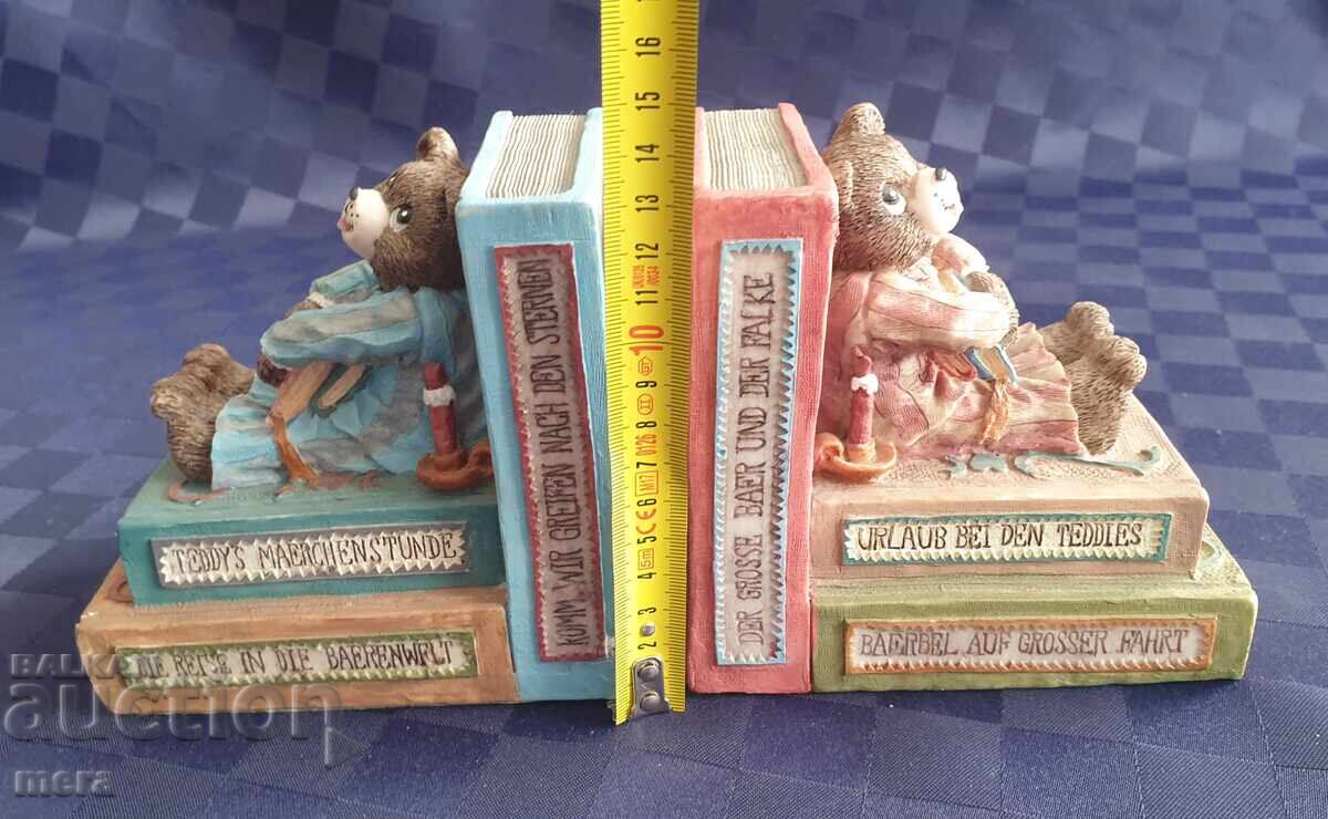 Auction Pair of bookends Auction Pair of bookends