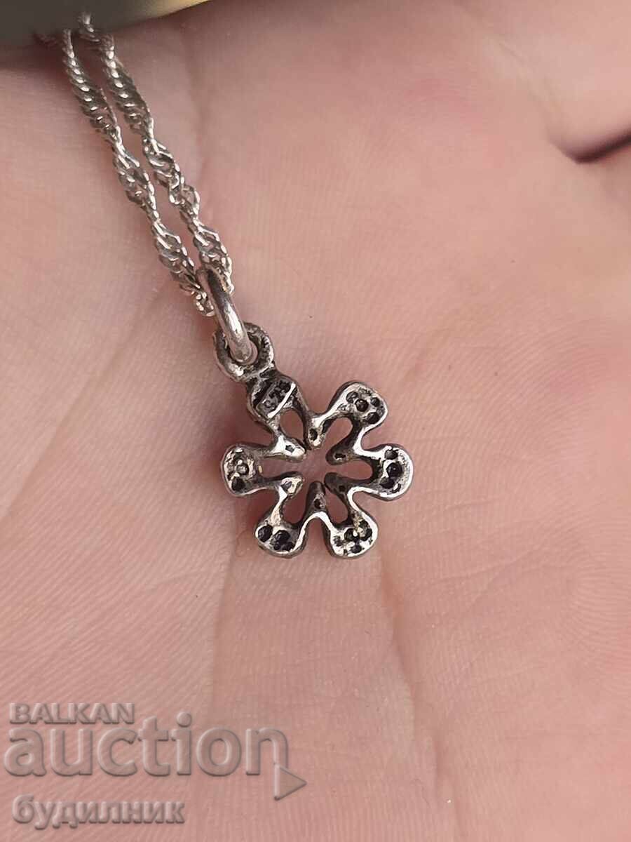 Delivery of Silver chain with pendant. 925 Sterling Silver. 53cm. Selling over 100 Delivery of Silver chain with pendant. 925 Sterling Silver. 53cm. Selling over 100