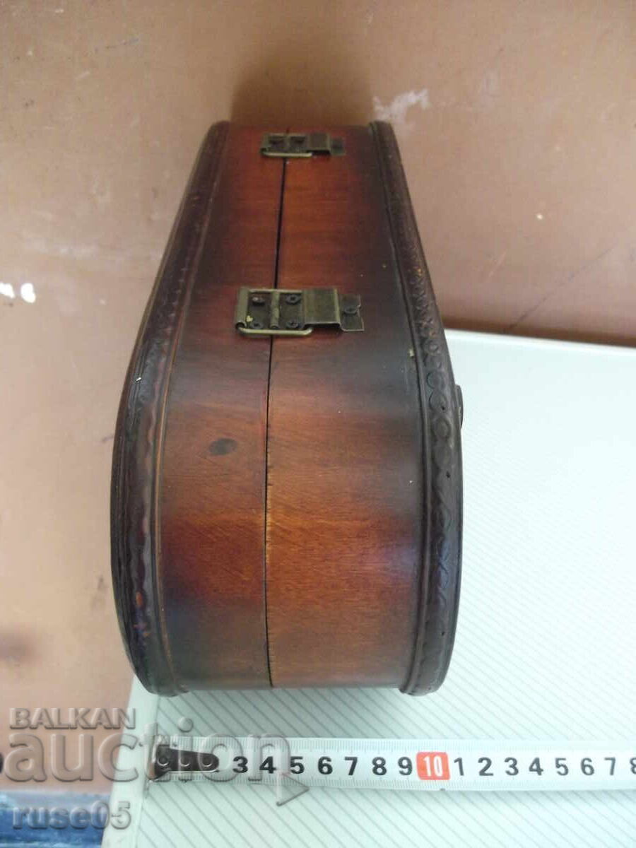 Δημοπρασία Ξύλινο κουτί με μεταλλικά εξαρτήματα Δημοπρασία Ξύλινο κουτί με μεταλλικά εξαρτήματα