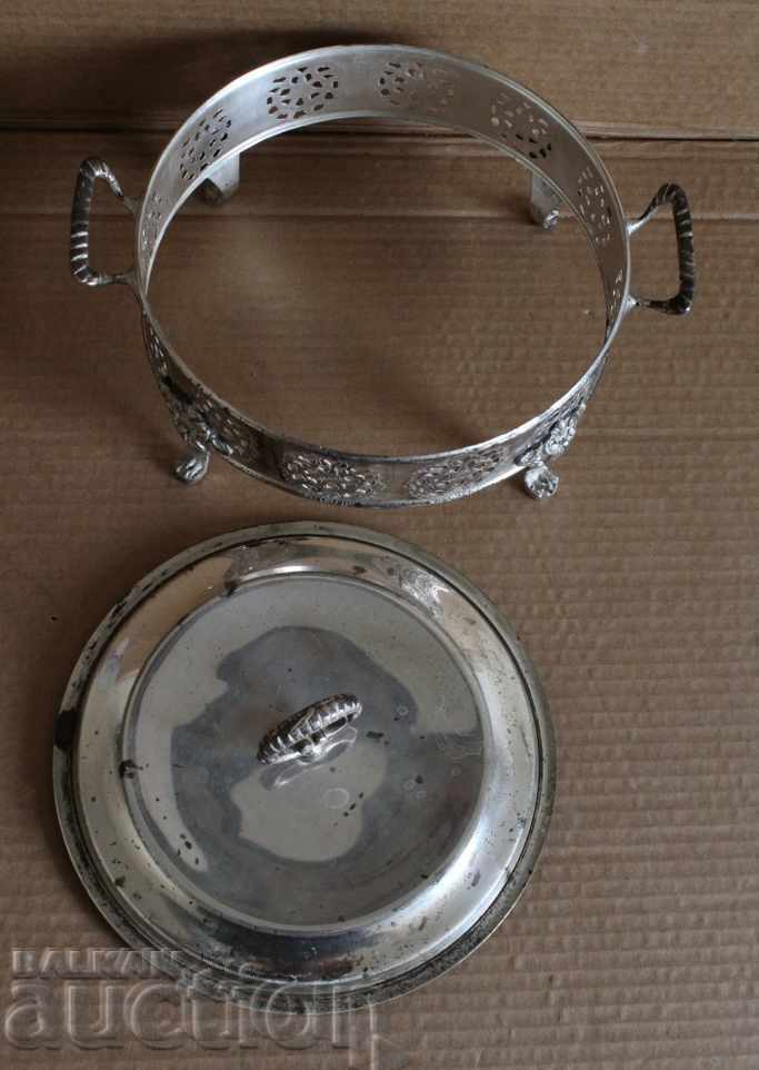 Licitație REGATUL BULGARIA RECIPIENT METAL CU CAPAC PLACAT ARGENT Licitație REGATUL BULGARIA RECIPIENT METAL CU CAPAC PLACAT ARGENT