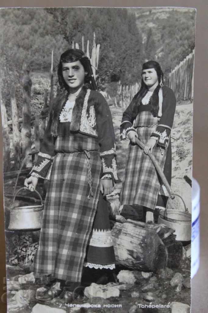 . HATTER WEAR OLD POSTCARD . HATTER WEAR OLD POSTCARD