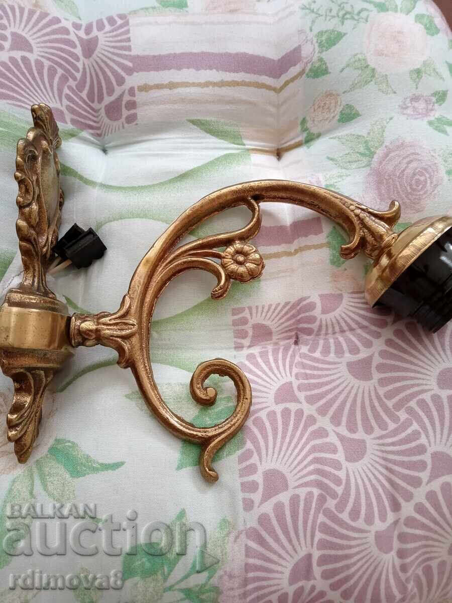 APLICARE DE PERETE cu preț 85.00 BGN | € 43.46