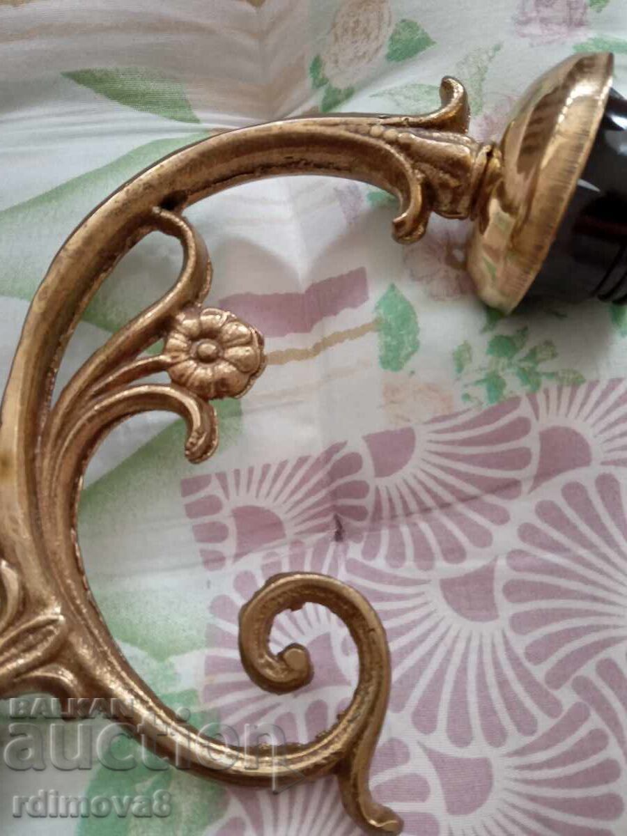 Livrarea APLICARE DE PERETE