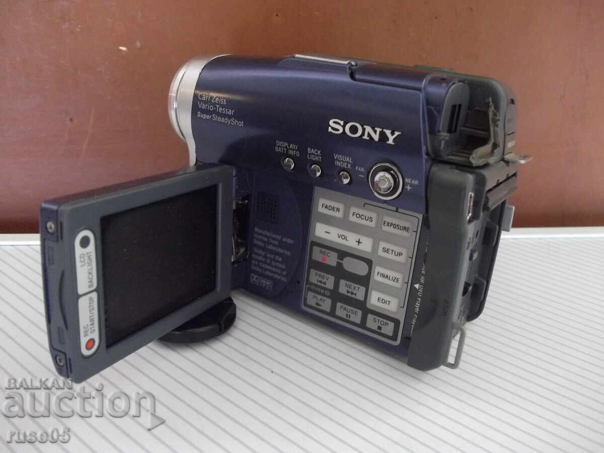 Video Camera "SONY - DCR-DVD101E" with price 30.00 BGN | € 15.34