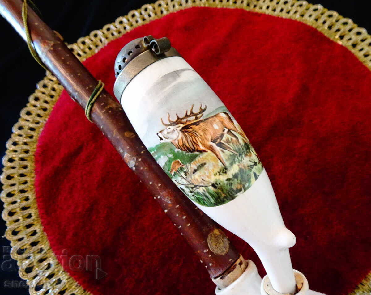 Тиролска порцеланова лула,ловна картина Елен. с цена 119.00 лв. | € 60.84