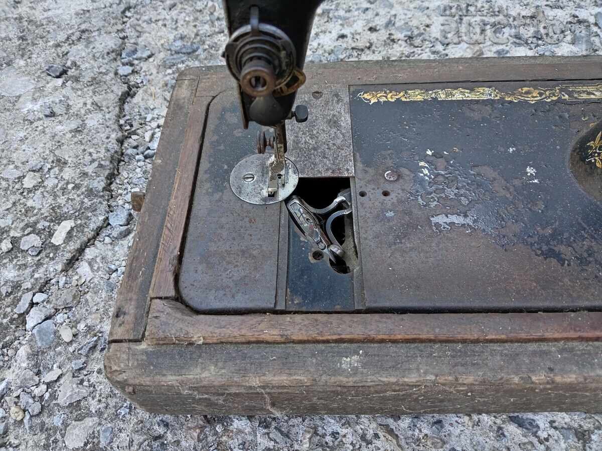 Antique Singer Sewing Machine with price 111.00 BGN | € 56.75