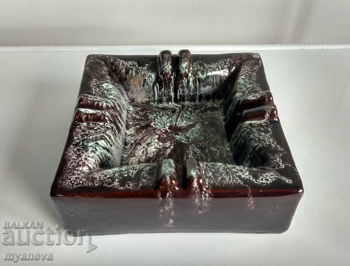 Bulgarian porcelain ashtray from the USSR with price 30.00 BGN | € 15.34