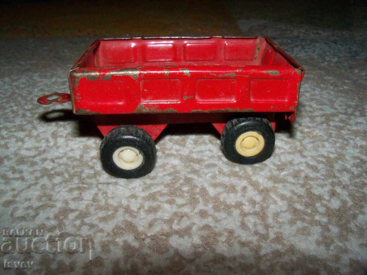 Δημοπρασία Παλιό λαμαρινένιο ρυμουλκούμενο παιχνίδι κατασκευασμένο στη Βουλγαρία