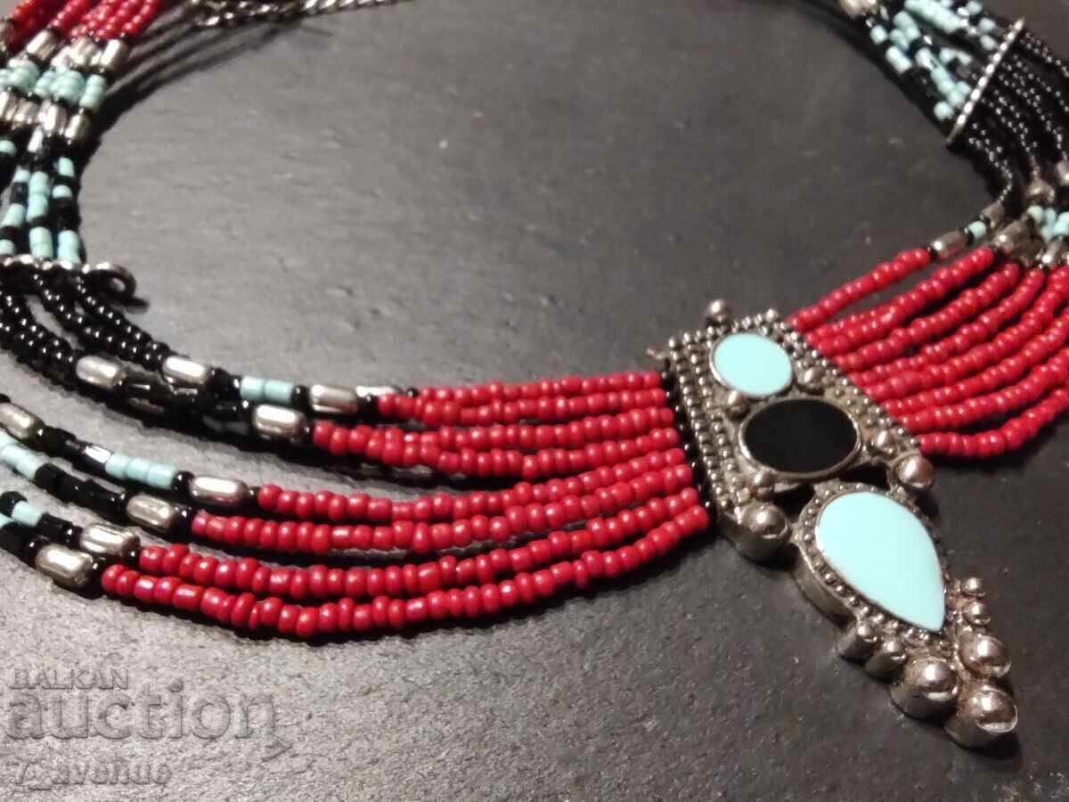 Delivery of Necklace - incredible arrangement, 17.08.25