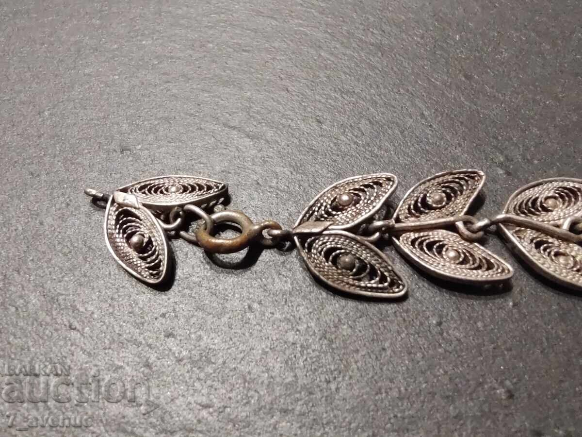 Brățară filigran, Bijuterie veche, pentru reparație, 18.08.25 cu preț 49.00 BGN | € 25.05 Brățară filigran, Bijuterie veche, pentru reparație, 18.08.25 cu preț 49.00 BGN | € 25.05