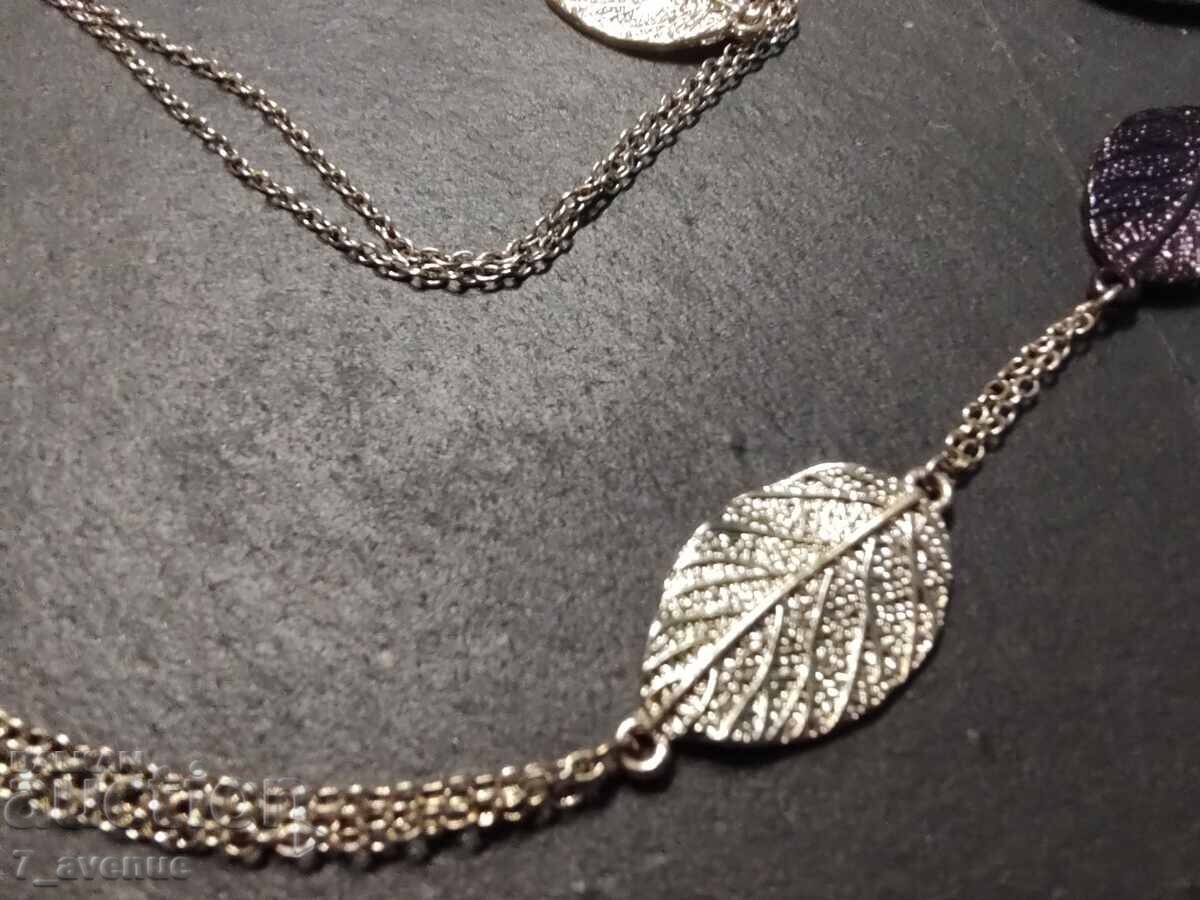 Δημοπρασία Μακρύ κολιέ, επίχρυσο κόσμημα, με φυλλαράκια 92 εκ. 18.08.25