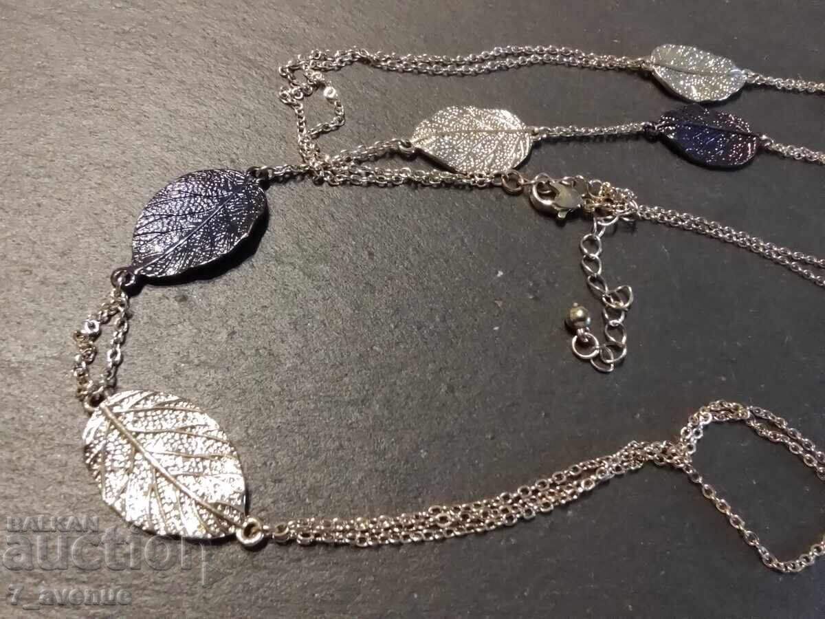 Μακρύ κολιέ, επίχρυσο κόσμημα, με φυλλαράκια 92 εκ. 18.08.25 - 5