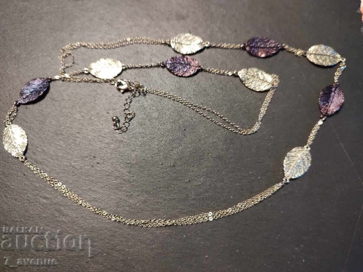 Μακρύ κολιέ, επίχρυσο κόσμημα, με φυλλαράκια 92 εκ. 18.08.25