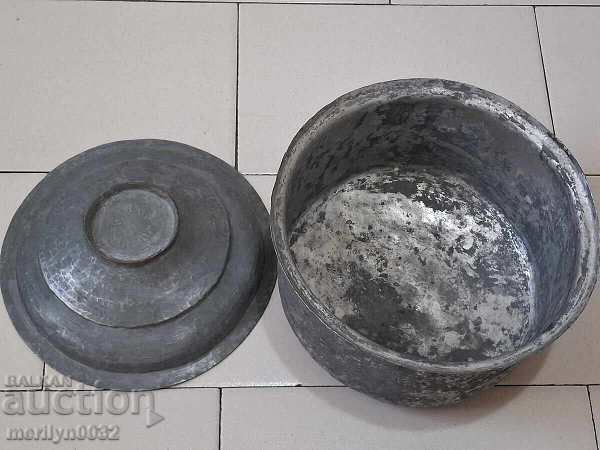 Δημοπρασία Χάλκινη κατσαρόλα με καπάκι, χάλκινο σκεύος Δημοπρασία Χάλκινη κατσαρόλα με καπάκι, χάλκινο σκεύος