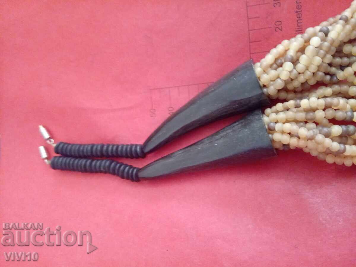 Colier vechi din os cu preț 50.00 BGN | € 25.56 Colier vechi din os cu preț 50.00 BGN | € 25.56