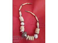 Colier vechi din os