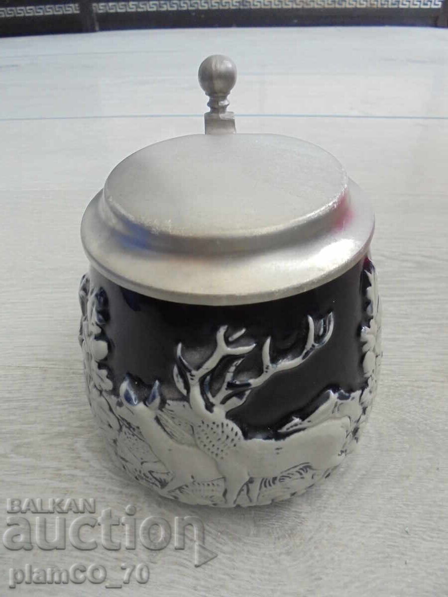 №8208 Relief Porcelain Mug with Metal Lid Rein Zinn - 7 №8208 Relief Porcelain Mug with Metal Lid Rein Zinn - 7