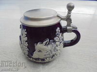 №8208 Relief Porcelain Mug with Metal Lid Rein Zinn