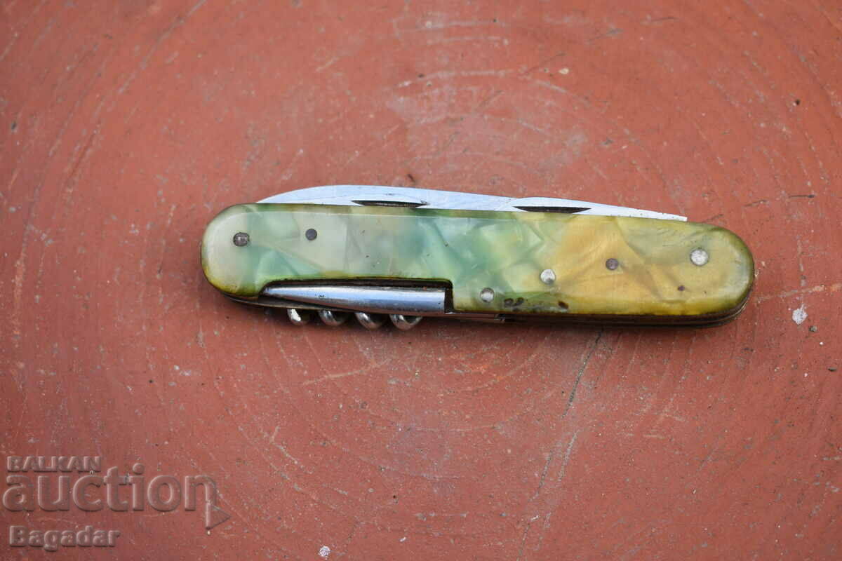 A pocket knife with price 25.00 BGN | € 12.78