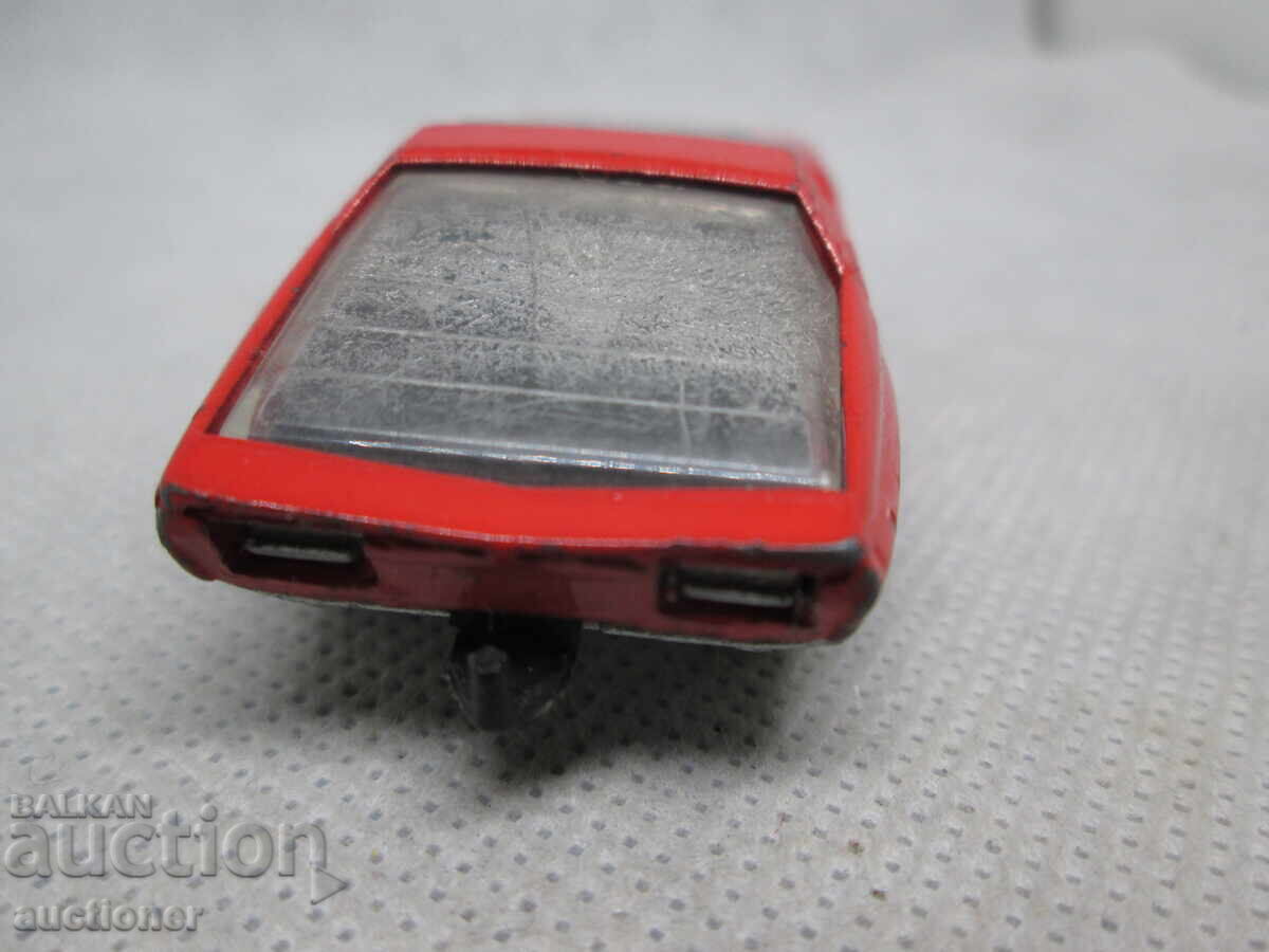 Delivery of MATCHBOX BULGARIA VAUXHALL GULDSMAN