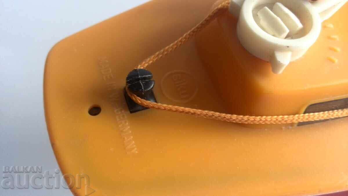 Livrarea Iaht cu vele din plastic galben Siku Europa - Fabricat în Germania Livrarea Iaht cu vele din plastic galben Siku Europa - Fabricat în Germania