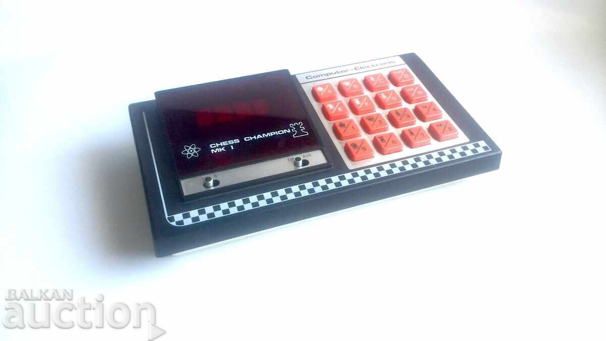 Prima mașină de șah oficială din 1978. Prima mașină de șah oficială din 1978.
