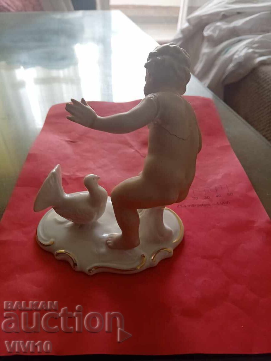 Figurină de porțelan vechi, 1950, Germania cu preț € 5.00 | 9.78 BGN Figurină de porțelan vechi, 1950, Germania cu preț € 5.00 | 9.78 BGN