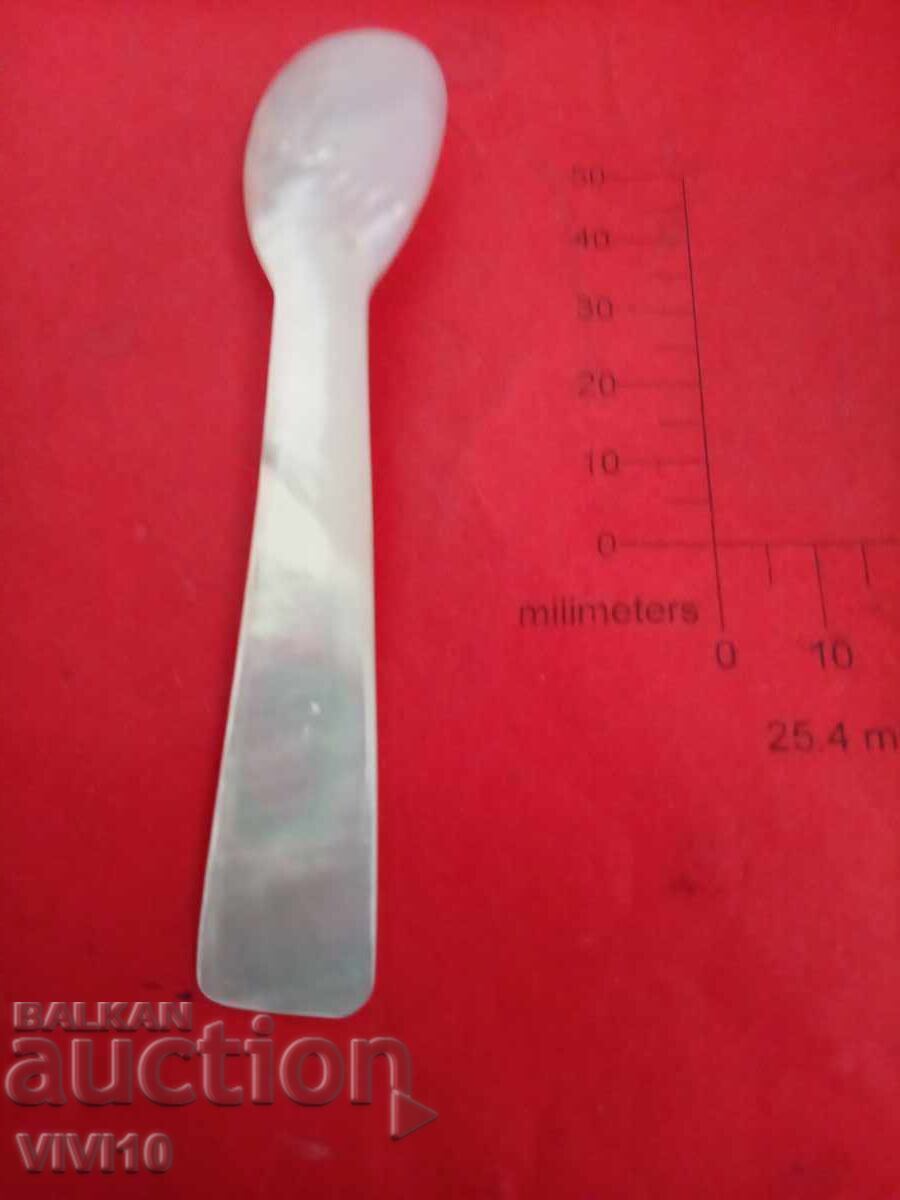 Αντίκες μαργαριταρένιες κουταλάκια για χαβιάρι, 6 τμχ με τιμή 80.00 BGN | € 40.90