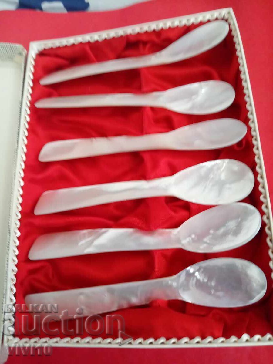 Αντίκες μαργαριταρένιες κουταλάκια για χαβιάρι, 6 τμχ