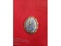 Старинна брошка, Позлата, порцелан