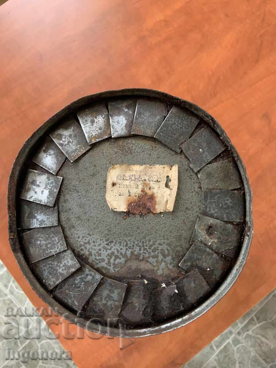 Livrarea COȘ DE GUNOI DE METAL DIN EPOCA SOCIALISTĂ CU ETICHETĂ Livrarea COȘ DE GUNOI DE METAL DIN EPOCA SOCIALISTĂ CU ETICHETĂ