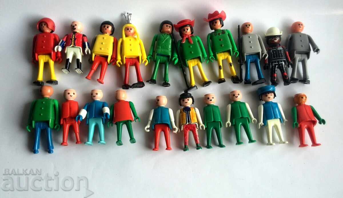 Delivery of From 1974 Playmobil Geobra toys Delivery of From 1974 Playmobil Geobra toys