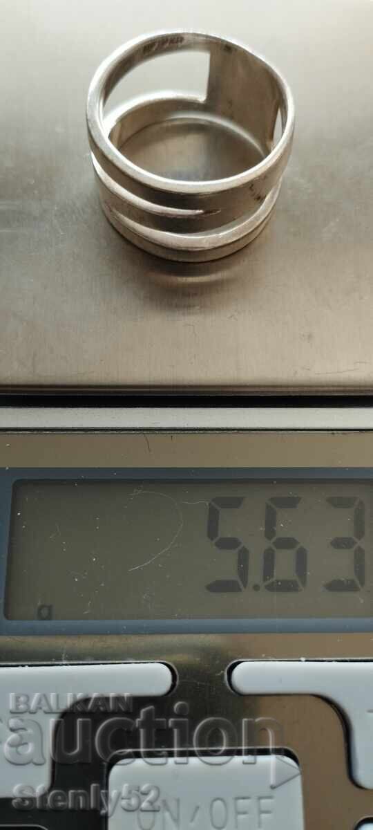 Сребърен пръстен 5.63 гр. проба 925 на среброто.